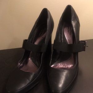 SPRING CLEANING SALE Vera Wang Heels